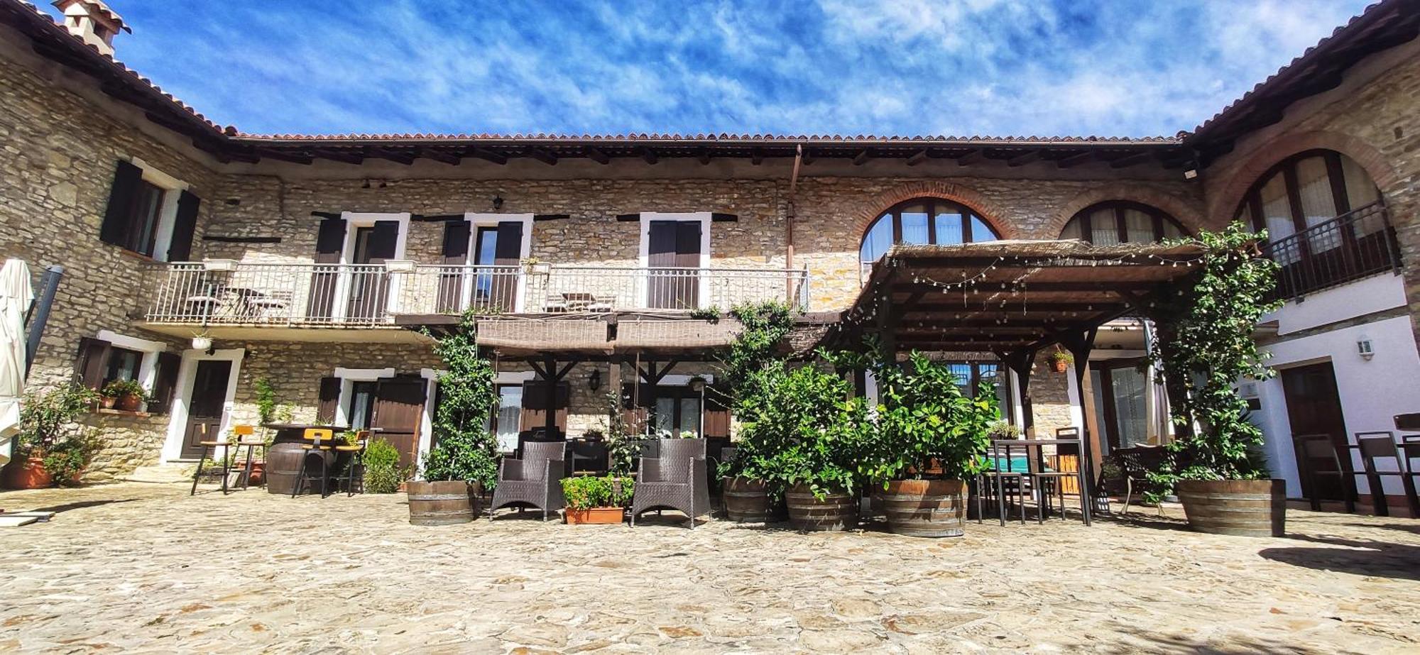 Agriturismo Tenuta San Giuseppe Cossano Belbo Kültér fotó